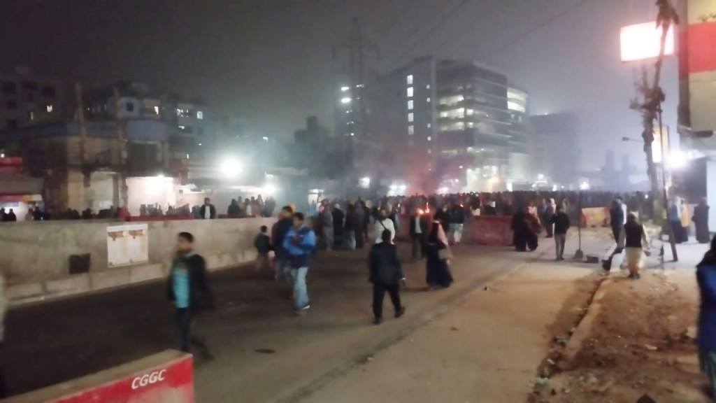 টঙ্গীতে ট্রাকচাপায় শ্রমিক নিহত, ঢাকা-ময়মনসিংহ মহাসড়কে অবরোধ