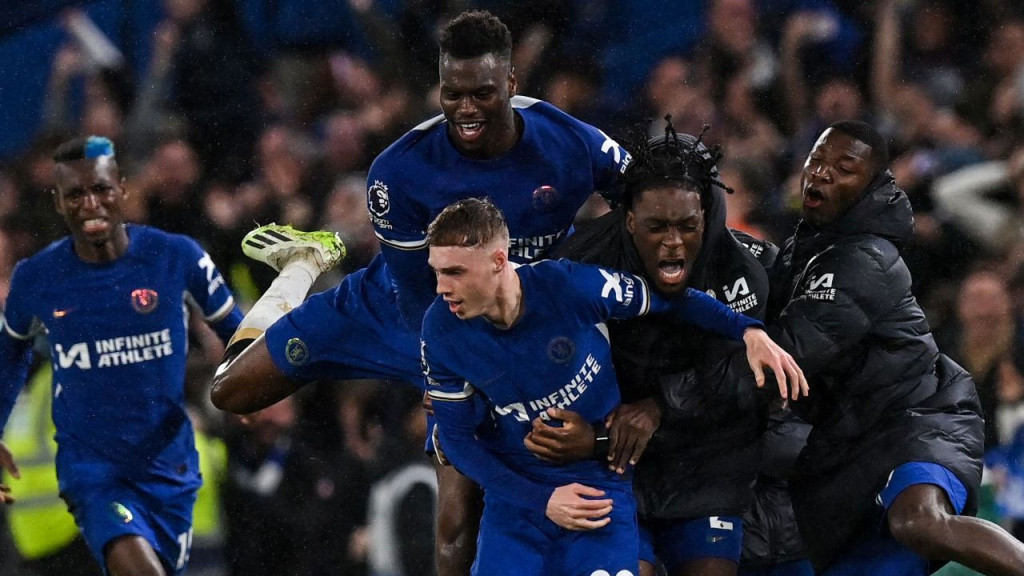 ৭ গোলের ম্যাচে শেষের নাটকীয়তায় হারল ইউনাইটেড