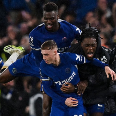 ৭ গোলের ম্যাচে শেষের নাটকীয়তায় হারল ইউনাইটেড