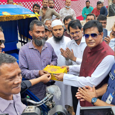 ভোলায় ১২ হতদরিদ্রকে রিকশা দিলো কাঞ্চন-ফাতেমা ফাউন্ডেশন